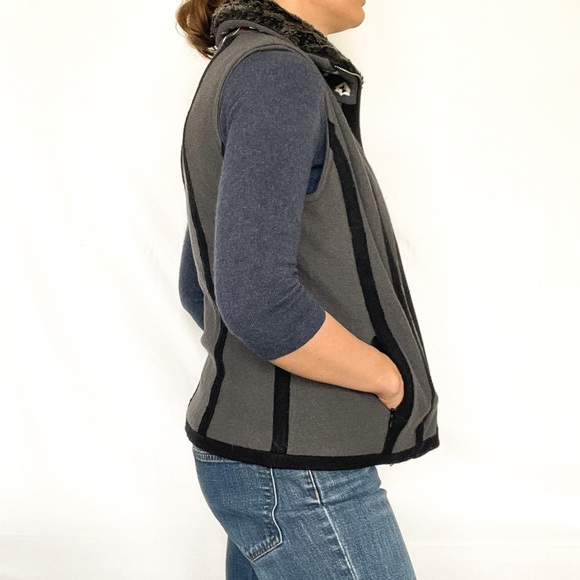 Icelandic Design Gray Wool Vest Women Size Small - Picture 8 of 16